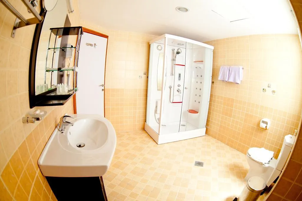 Arbella Boutique Hotel Sharjah 2*,