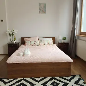 https://luxury-apartment-piekna.warsawhotelspoland.com